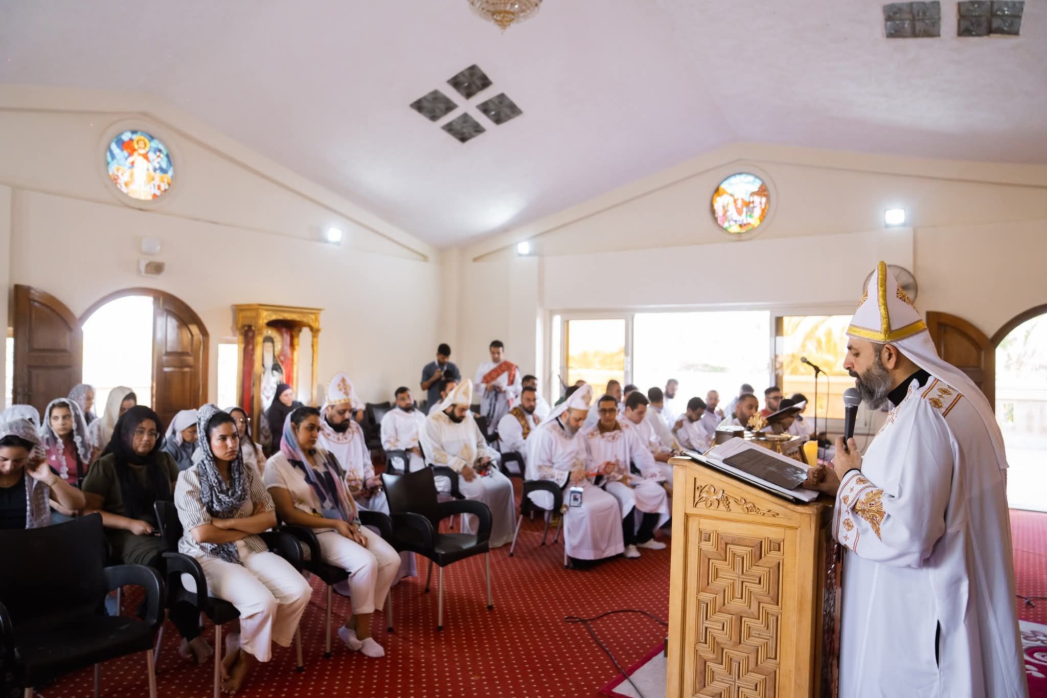 البابا تواضروس الثاني يصلي قداس عيد الرسل مع شباب أسبوع الخدمة العالمي