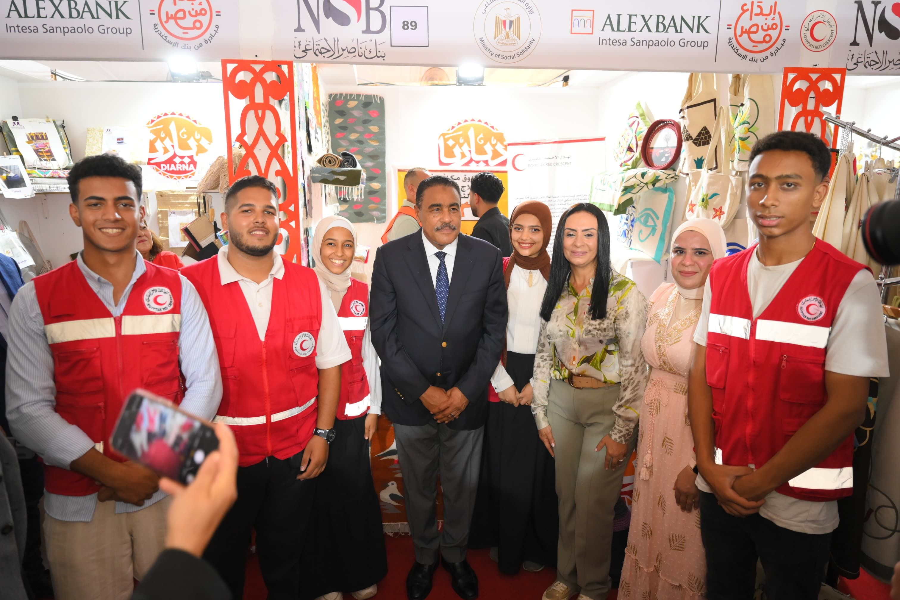 الهلال الأحمر المصري يشارك بمنتجات يدوية في ديارنا مارينا "مصر بتتكلم حرفي"