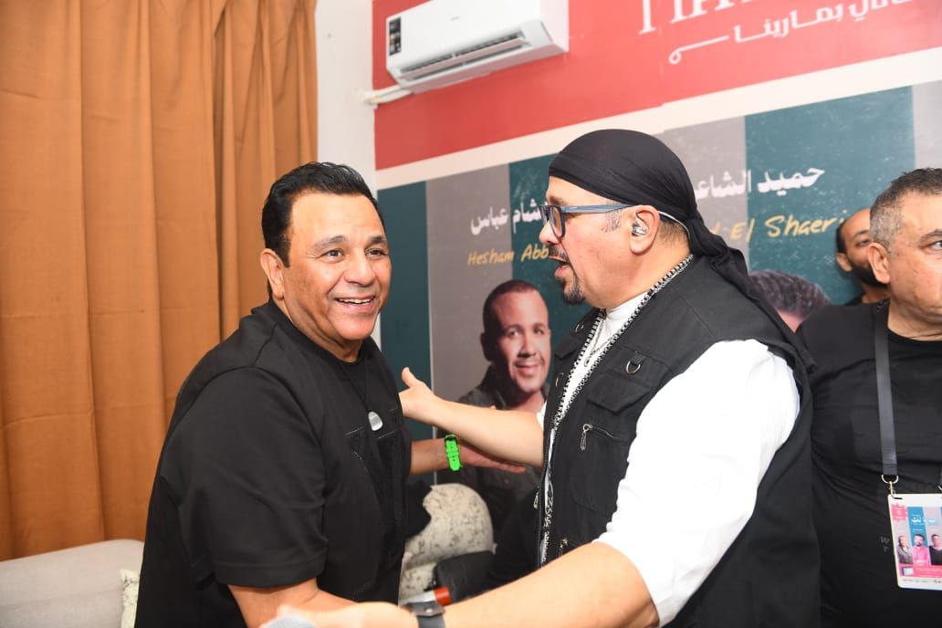 محمد فؤاد يشعل افتتاح المسرح الرومانى بباقة من أجمل أغانيه