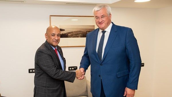 البديوي: دول مجلس التعاون تؤمن بالحلول السلمية للأزمات الدولية