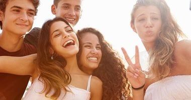 "سيجارة الثلاجة" موضة جيل Gene Z.. أضرار موضة الصودا الدايت البديلة للتبغ