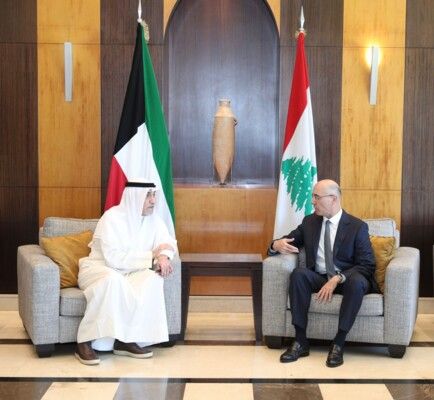 وزير الداخلية استقبل في مطار بيروت نظيره الكويتي على راس وفد أمني وإداري