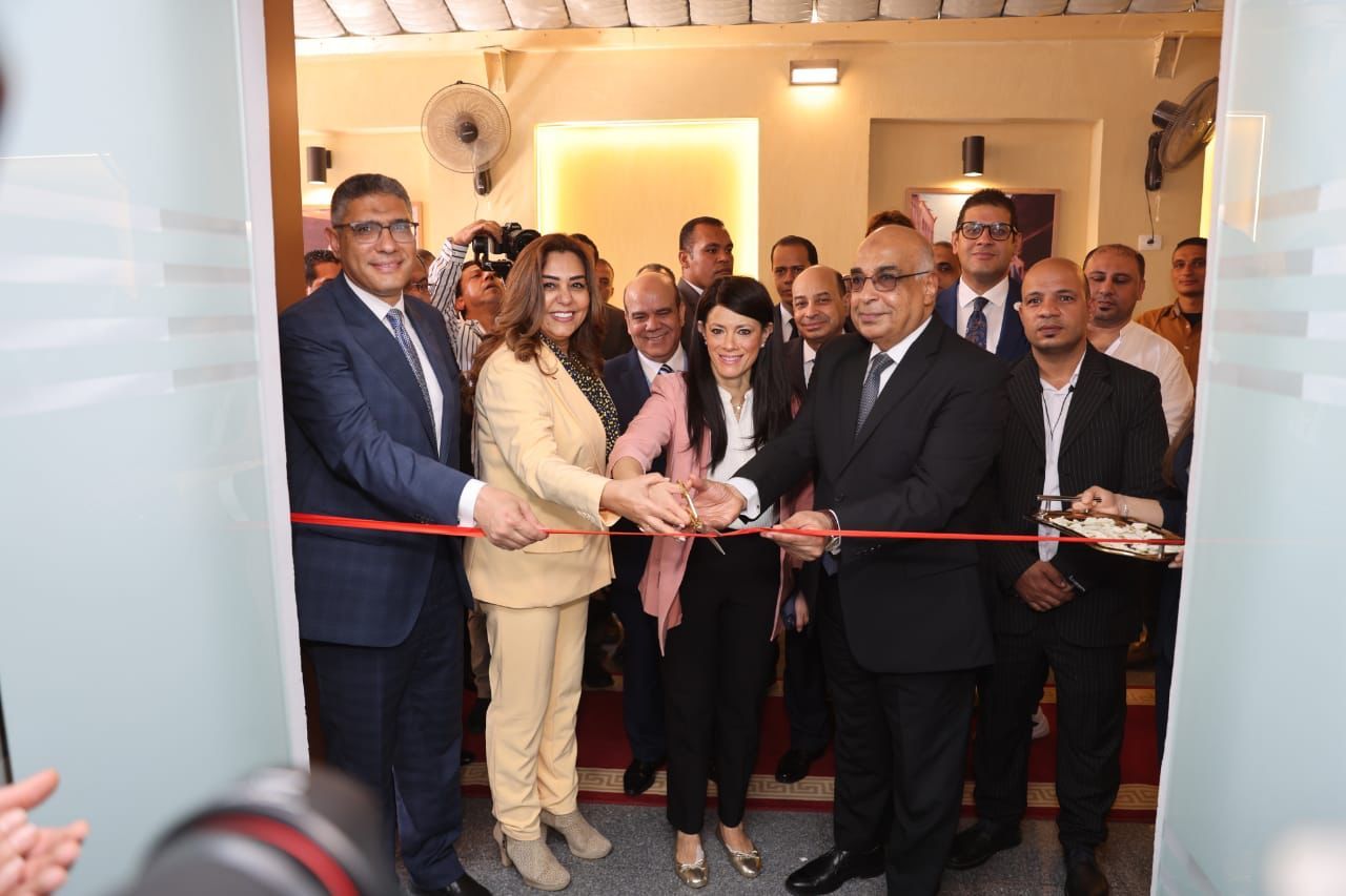 وزراء العدل والتخطيط والتنمية المحلية يفتتحون فرع توثيق محكمة جنوب الجيزة