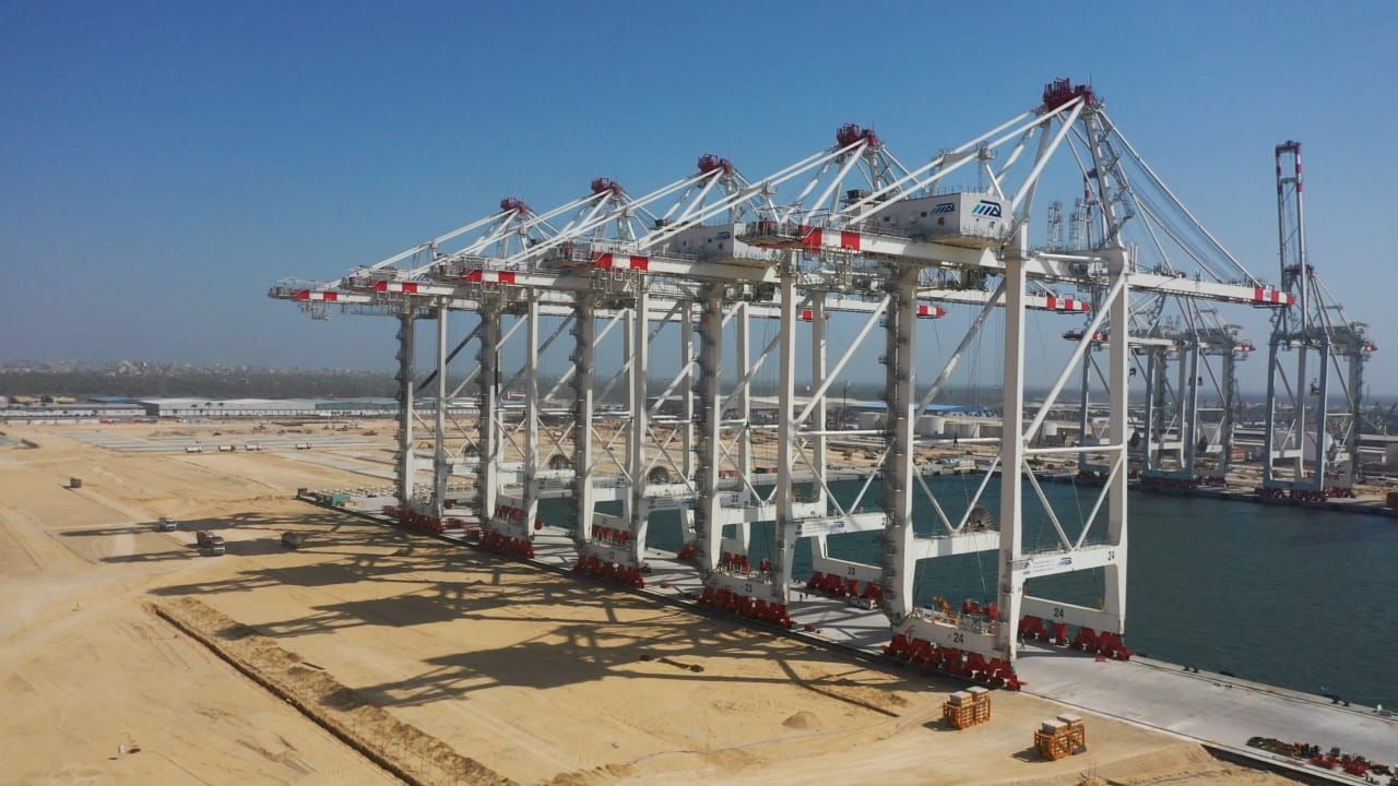 شاهد أحدث تصوير جوى لمحطة حاويات تحيا مصر 1 بميناء دمياط