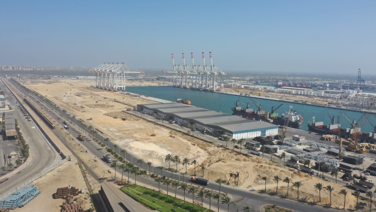 شاهد أحدث تصوير جوى لمحطة حاويات تحيا مصر 1 بميناء دمياط