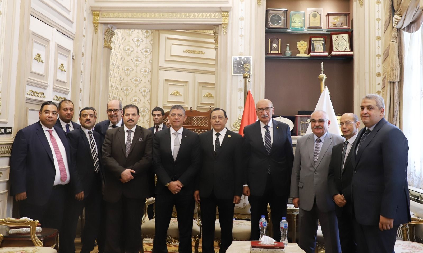 رئيس هيئة قضايا الدولة يهنئ رئيس مجلس القضاء الأعلى بمنصبه الجديد