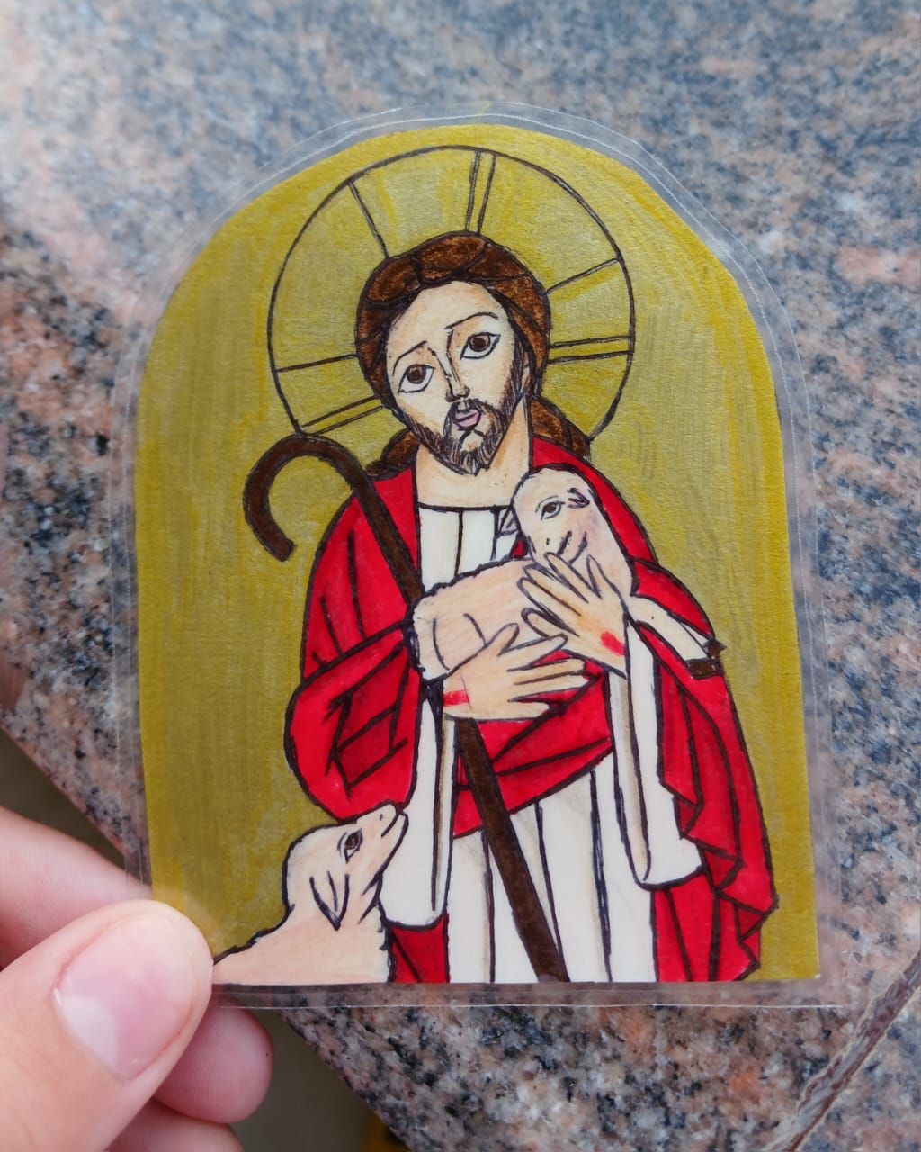 من الكارتون إلى الأيقونات القبطية.. رحلة فنانة صغيرة تتعلم بمفردها وترسم الأحلام