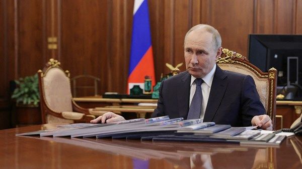 بوتين يشرح أسباب التناقض بين روسيا والغرب