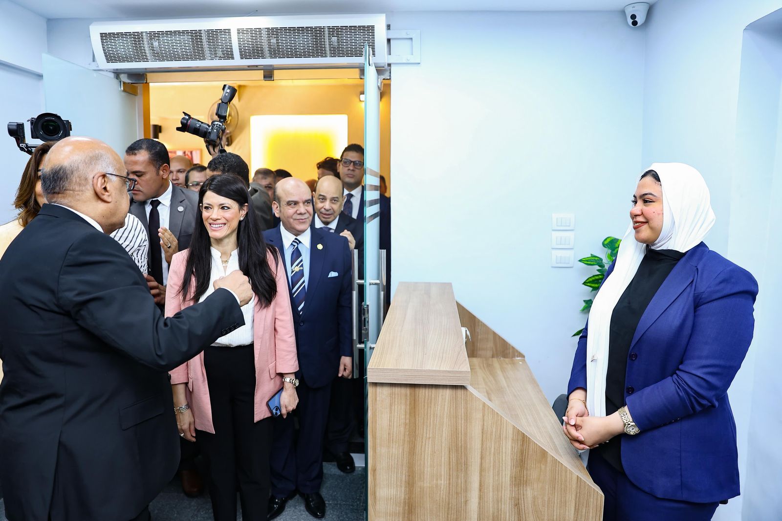 وزراء العدل والتخطيط والتنمية المحلية يفتتحون فرع توثيق محكمة جنوب الجيزة