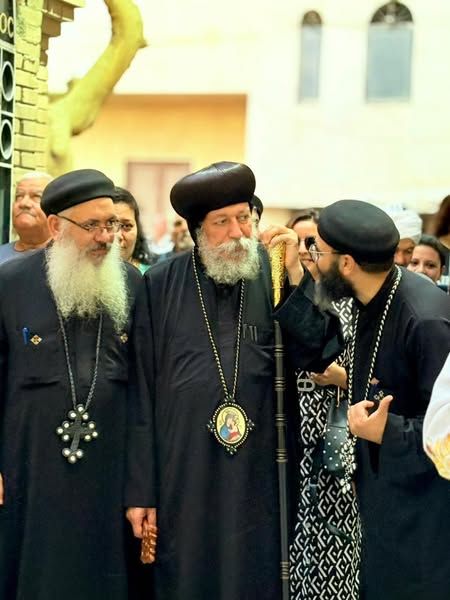 بعد رسامته.. أسقف إيبارشية البحيرة يجرى أول زيارة رعوية لوادي النطرون