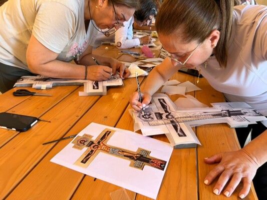 انطلاق دورة الأيقونات البيزنطية في إهدن بتنسيق جمعية "شموع الأمل" مع المعهد الفني الأنطوني