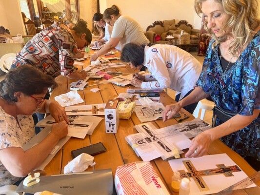 انطلاق دورة الأيقونات البيزنطية في إهدن بتنسيق جمعية "شموع الأمل" مع المعهد الفني الأنطوني