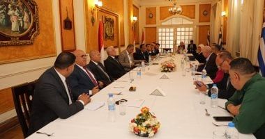 محافظ القاهرة ومستشار رئيس الجمهورية يتابعان تطوير حديقة الأزبكية ومحل جروبى