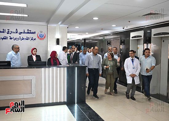 رئيس الوزراء يتفقد مشروع تطوير مركز القسطرة وجراحة القلب بمستشفى شرق المدينة