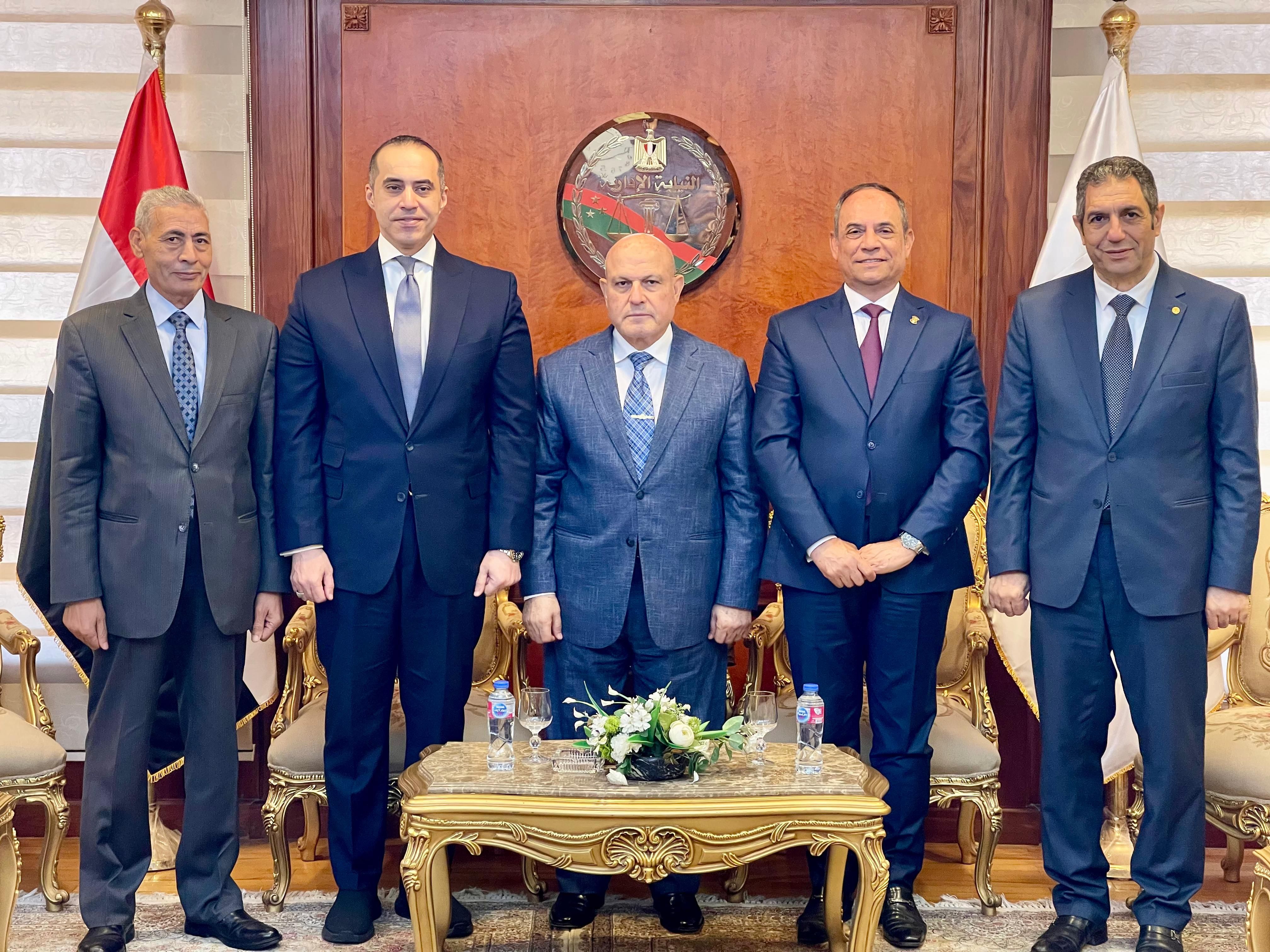 وزير الشؤون النيابية يهنئ المستشار محمد الشناوي بتوليه رئاسة النيابة الإدارية