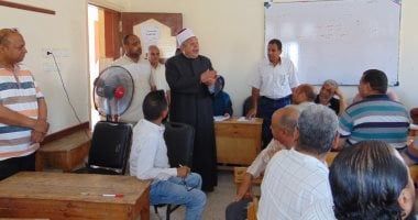 رئيس قطاع المعاهد الأزهرية يتابع تصحيح الثانوية بسوهاج: لا تهاون مع المقصرين