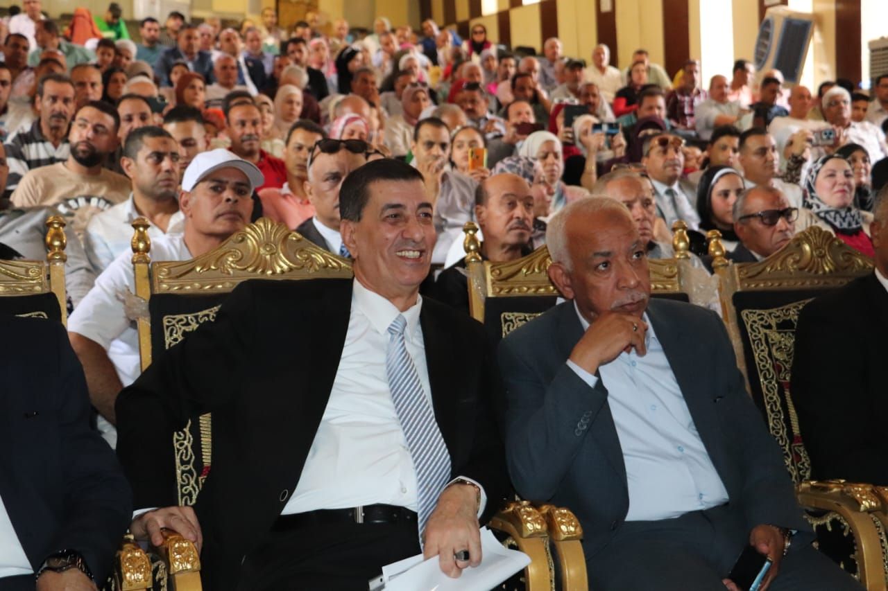 اتحاد عمال القليوبية يكرم أبناءه تحت شعار "العمال نواة التقدم والنمو"