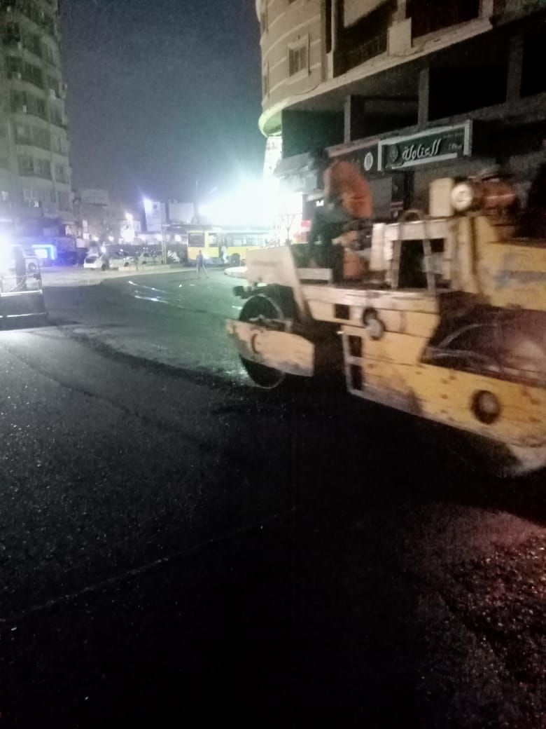 رصف ميدان المطبعة وإزالة مخالفات بناء بحي دار السلام