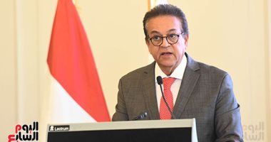 وزير الصحة: ولادة 5878 طفلا يوميا فى مصر ووصلنا لأقل من 2 مليون طفل سنويا