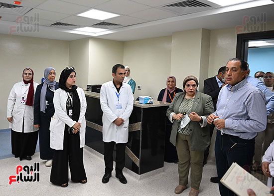 رئيس الوزراء يتفقد مشروع تطوير مركز القسطرة وجراحة القلب بمستشفى شرق المدينة