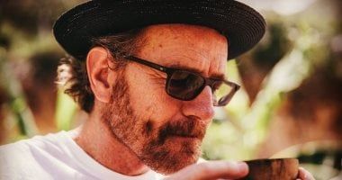 نجم مسلسل Breaking Bad يوقف تصوير فيلمه الجديد بسبب المستحقات