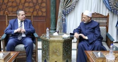 شيخ الأزهر يدعو لدراسة ظاهرة تباهى الأسر بإجادة أبنائها للغات الأجنبية