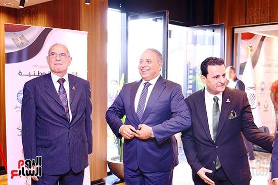 بدء الاجتماع التنسيقى الثالث للقائمة الوطنية بحزب الجبهة.. صور