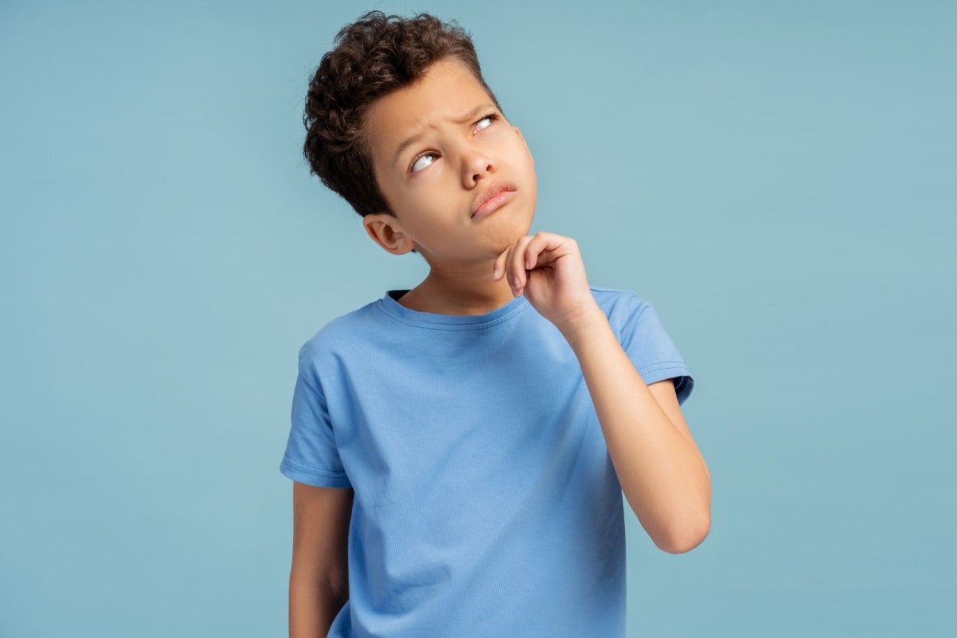 من أنا؟ مجموعة ألغاز سهلة لطفلك في العطلة من عمر 5 - 10 سنوات