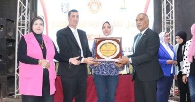 اتحاد عمال القليوبية يكرم أبناءه تحت شعار "العمال نواة التقدم والنمو"