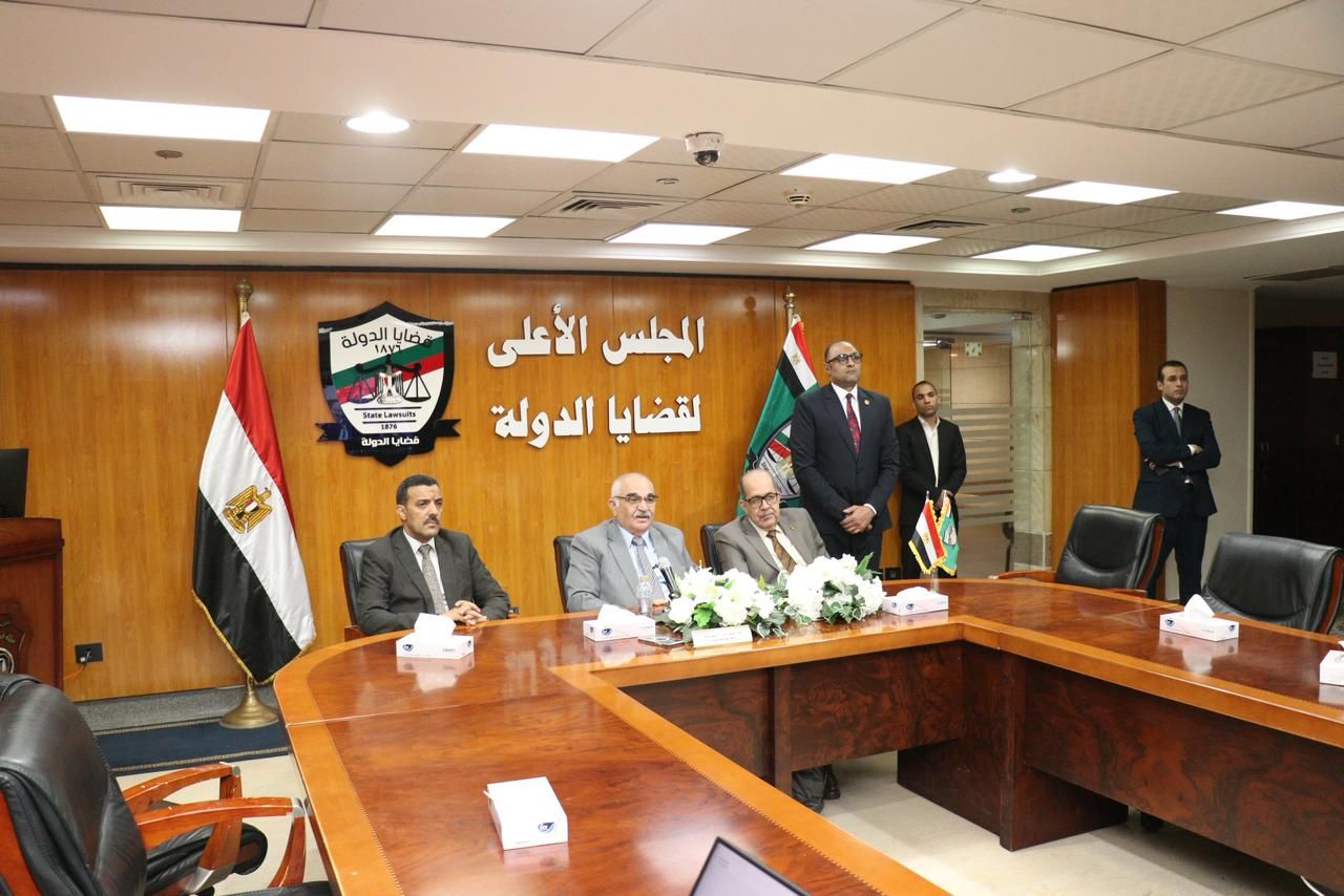 رئيس "قضايا الدولة" يعقد اجتماعا موسعا بالفيديو كونفرانس لمتابعة العمل.. صور