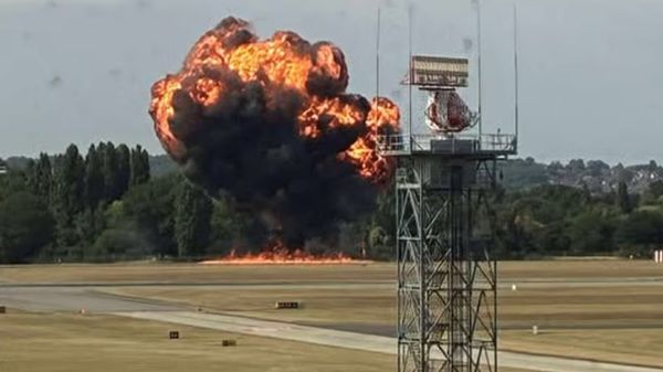 قتلى جراء تحطم طائرة في بريطانيا