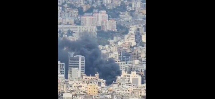 حريق قرب أوتوستراد ميرنا الشالوحي وتصاعد سحب الدخان في المنطقة