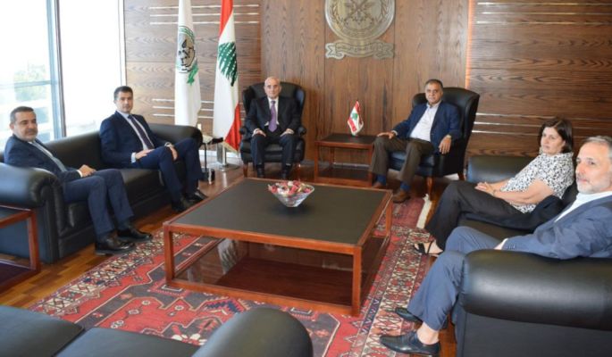 وزير الدفاع بحث مع مديرين عامين في أوضاع القطاع العام وسبل دعمه واستقبل الأبيض