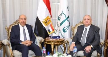 رئيس مجلس الدولة يستقبل وزير الطيران المدني لتقديم التهنئة