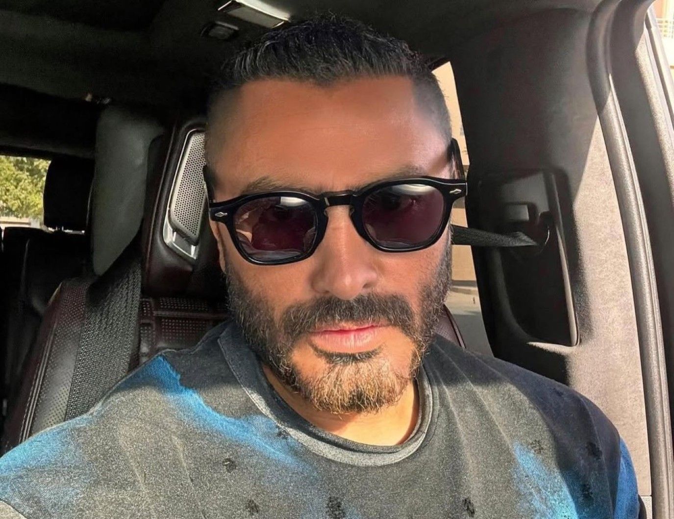 تامر حسني يتصدّر الترند ويرفع التوقعات في ألبومه الجديد: مليء بالمفاجآت