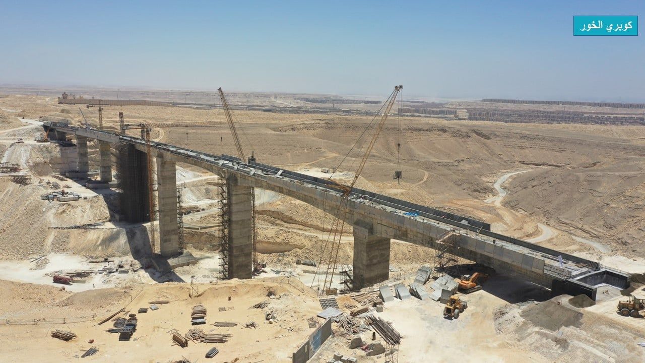 أعلى كوبرى فى مصر يستعد لمرور القطار الكهربائى السريع.. صور