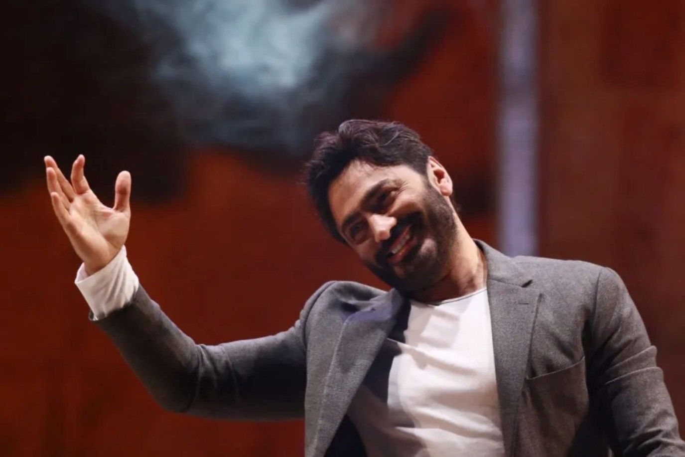 بعد كشفه عن مقاطع أغانٍ من ألبوم لينا ميعاد: هل سيكرر تامر حسني تجرِبة عيش بشوقك؟