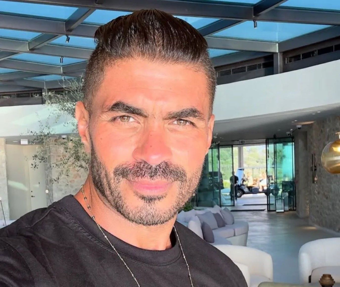 خالد سليم يتحدث عن تفاصيل أزمته الصحية ودور محمد حماقي في إنقاذ الموقف