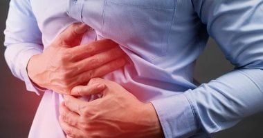 من مشكلات الهضم لـ التهاب الكبد.. أسباب مرضية خفية لـ ألم البطن