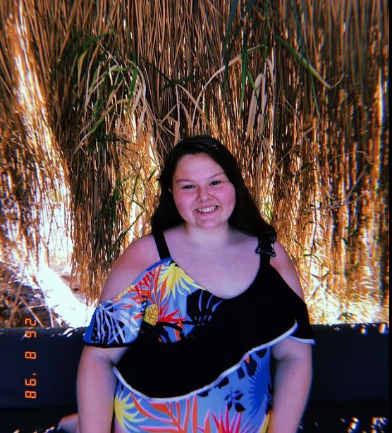 جيسيكا تنجح في خفض الوزن بممارسة التمارين بالمنزل والتخلص من الوجبات السريعة