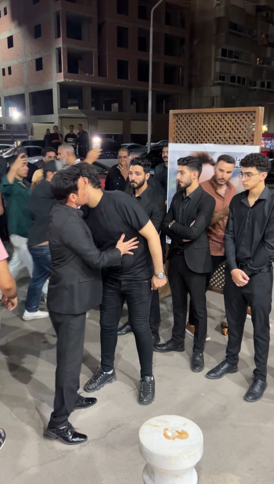 سعد الصغير وسامح يسرى وأيمن عزب فى عزاء محمد عواد