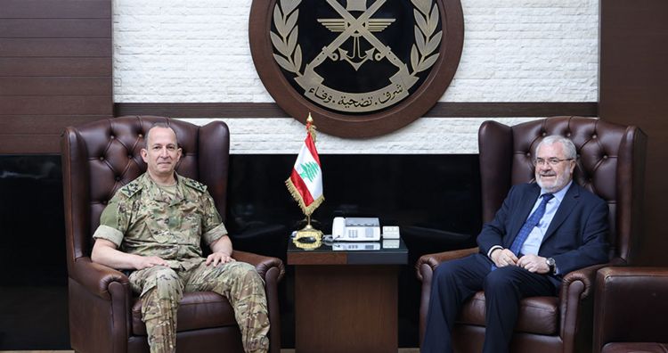 قائد الجيش استقبل مدير المخابرات القبرصي وروني لحود