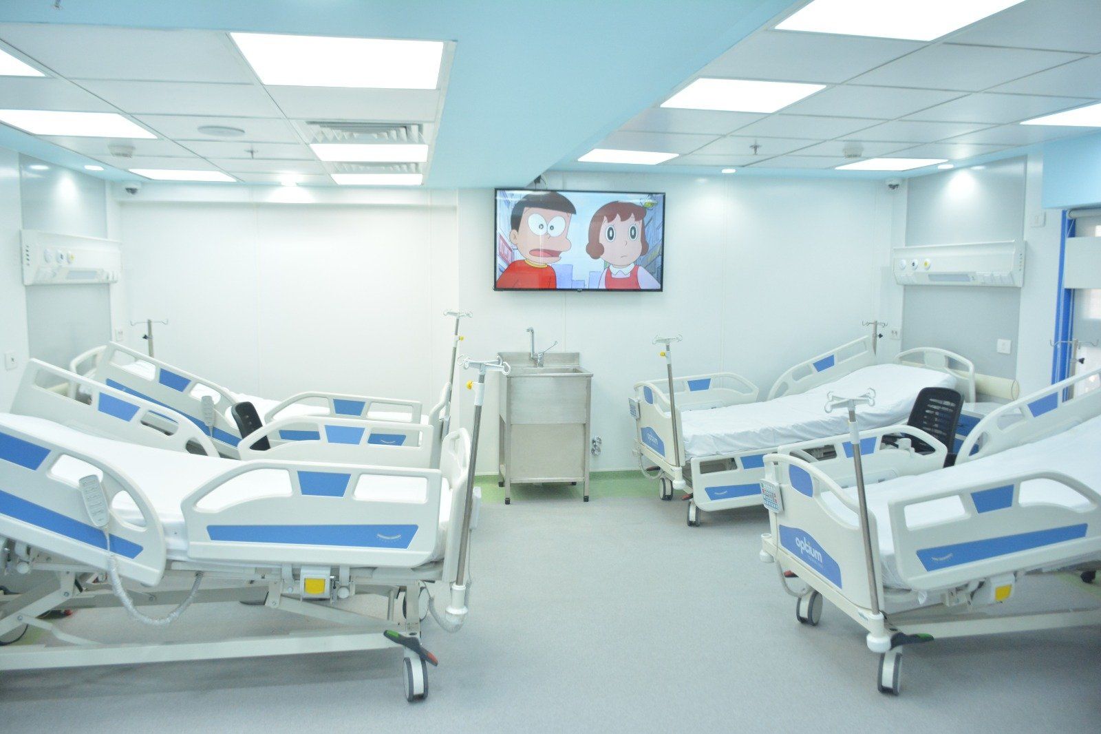 أمانة العاصمة بمستقبل وطن تسلم وحدة الغسيل البرتوني لمستشفى أبو الريش