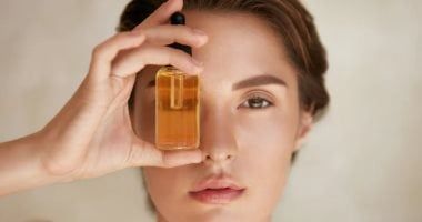 لصحة الجلد وفروة الرأس.. كيف يساعد زيت الجوجوبا على التوازن وعلاج الالتهاب