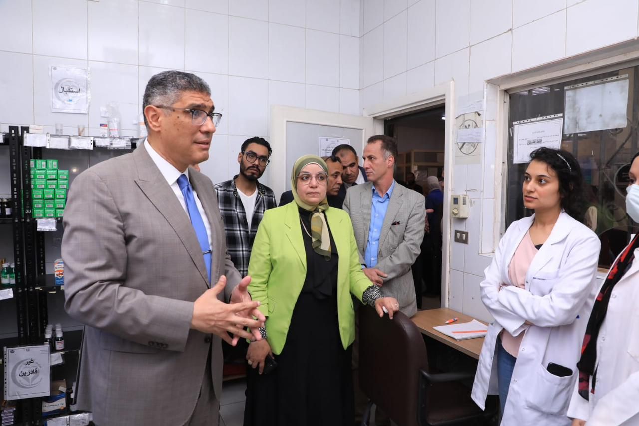 محافظ الجيزة يدشن حملة 100 يوم صحة من مركز ميت عقبة بالعجوزة