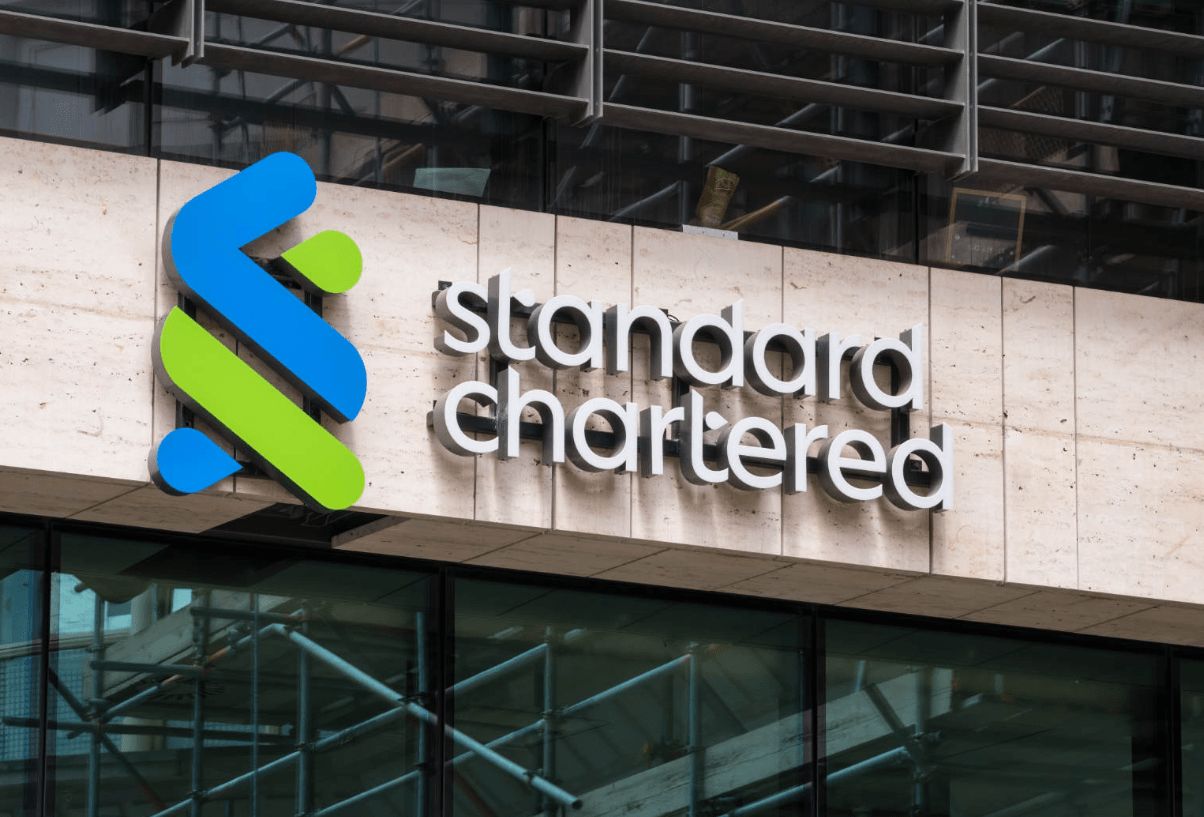 بنك “ستاندرد تشارترد” يطلق تداول البيتكوين والايثيريوم الفوري للمؤسسات