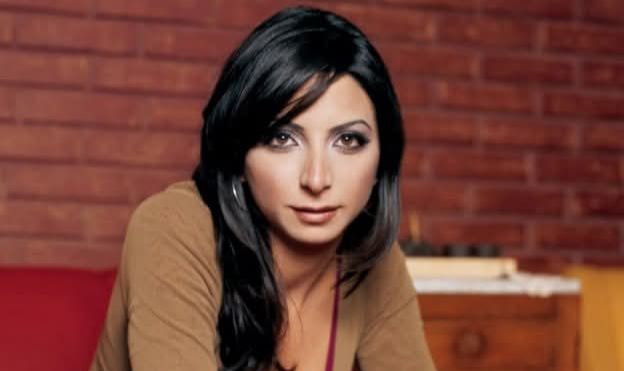 المسرحيّة اللبنانيّة “اللي شبكنا يخلّصنا” تعود من جديد في صيف ٢٠٢٥