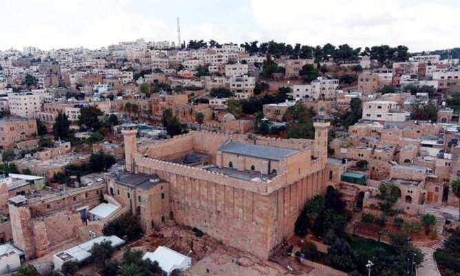 يسرائيل هيوم: سحب صلاحيات على الحرم الإبراهيمي من بلدية الخليل