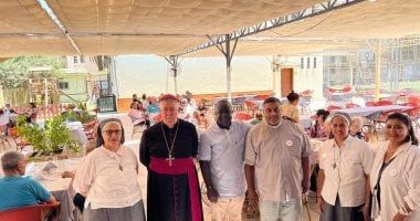 مطران الكنيسة اللاتينية بمصر يشارك فى استقبال نزلاء دار السيدة العذراء لراهبات سيدة الآلام