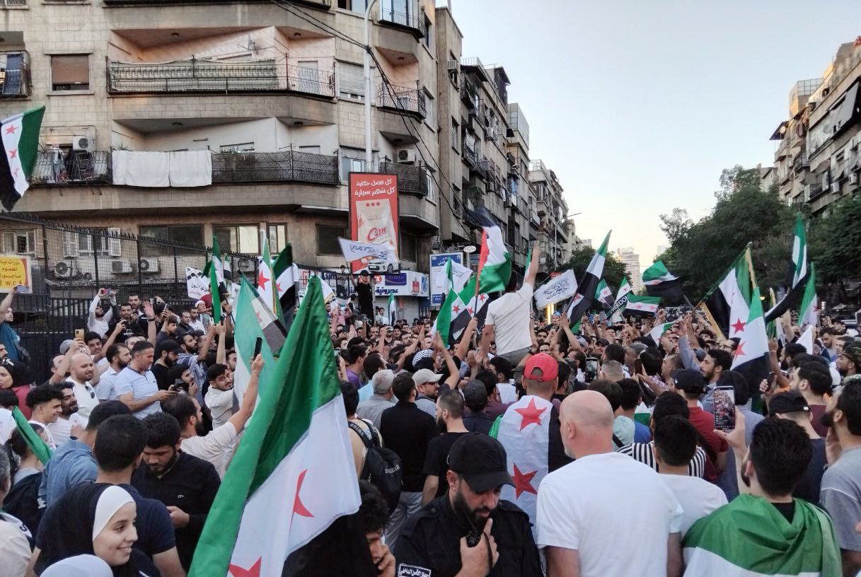 مظاهرات فى سوريا للتنديد بالعدوان الإسرائيلى والتدخل الأجنبى.. صور